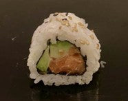 Salmon avocado roll (4P)