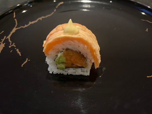 Double flamed Salmon roll(4Pieces)